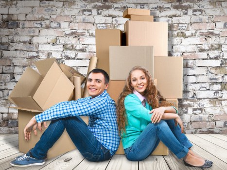 Removals van service operating in South Kensington street