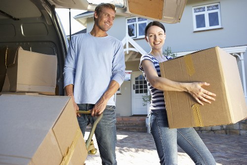Efficient moving support for homes and offices in South Kensington